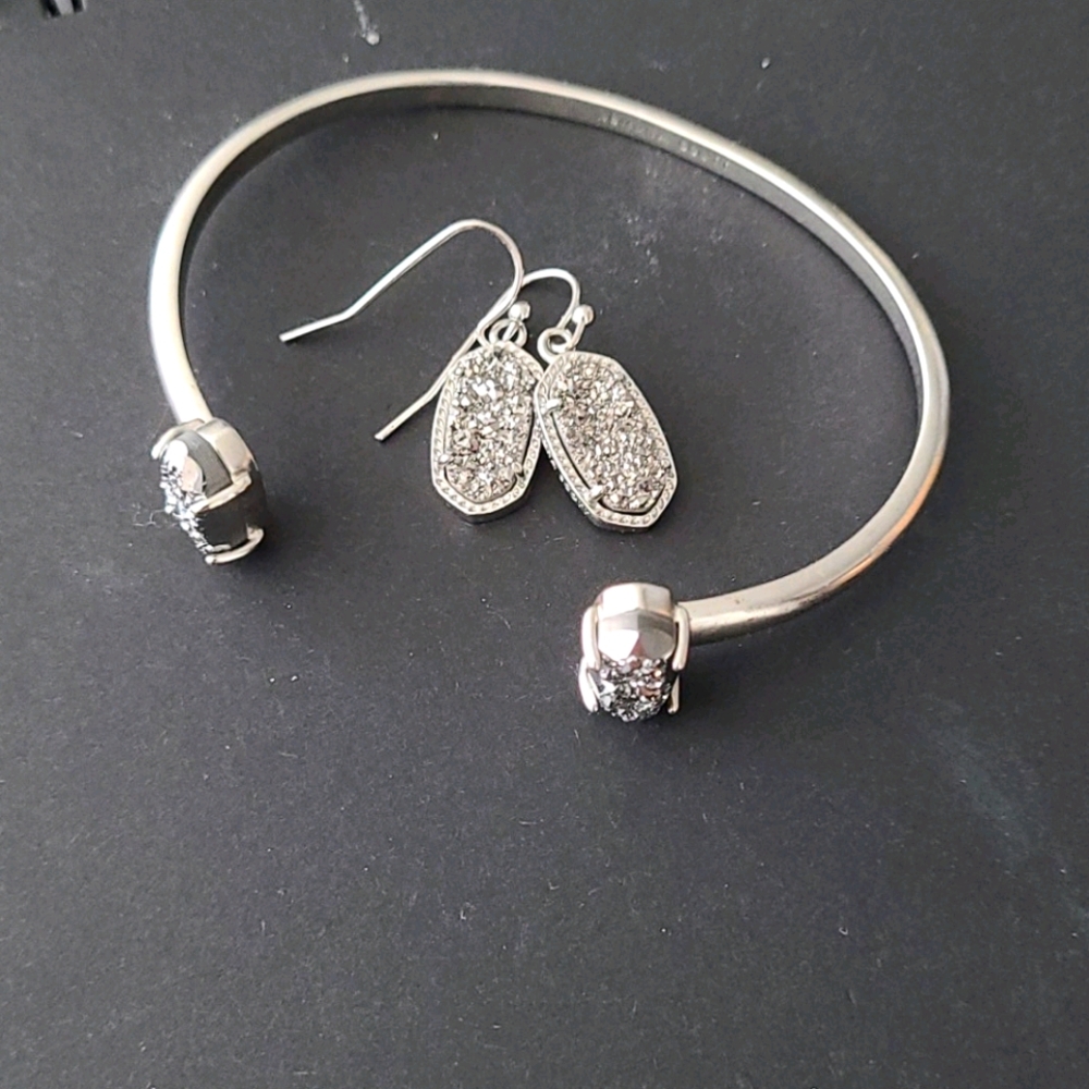 Kendra Scott black earrings and bracelet